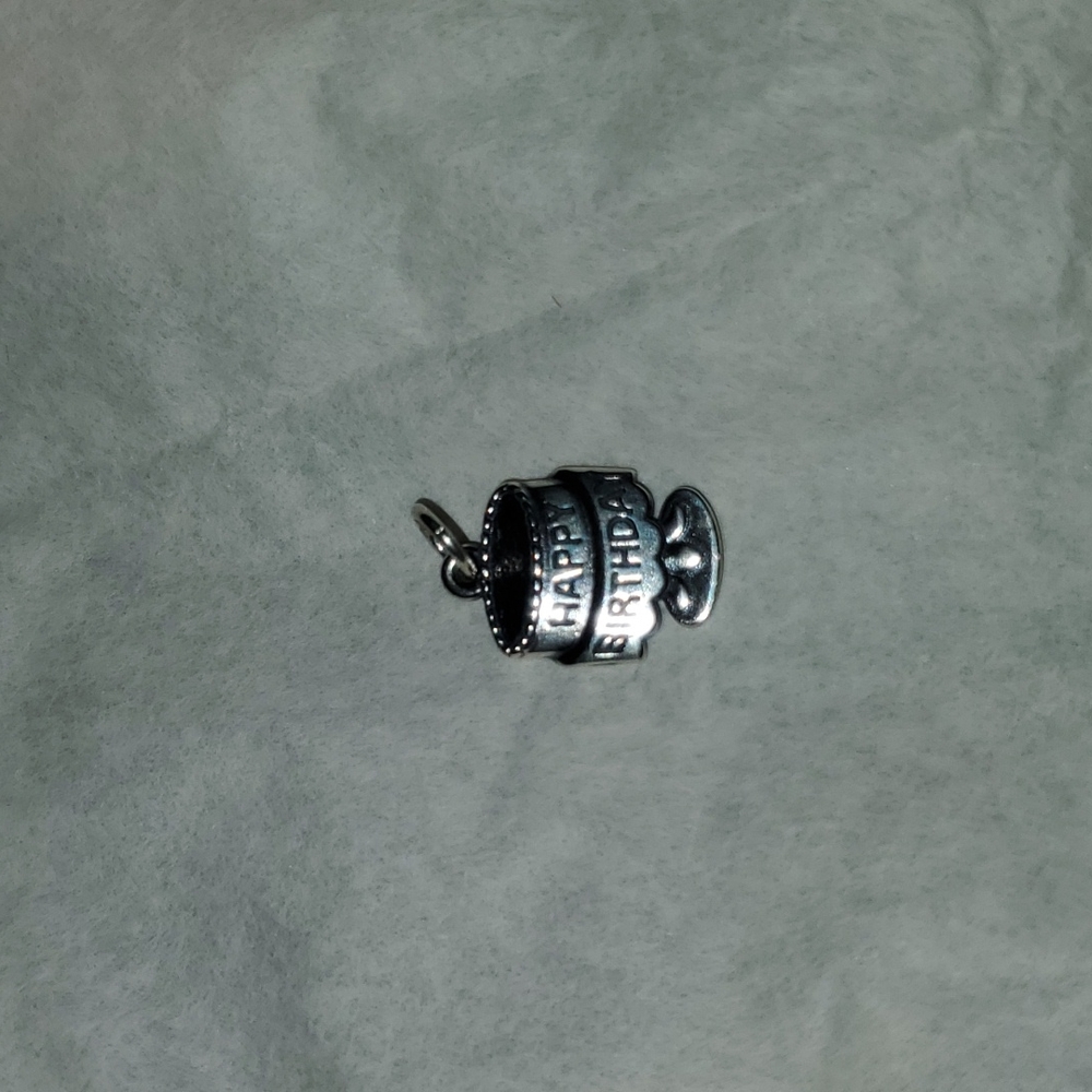 James Avery New The Birthday Cake Charm
